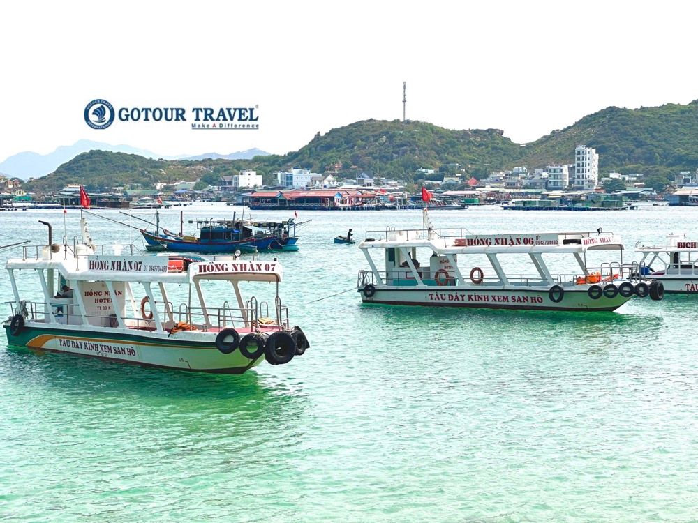 Tàu lặn ngắm san hô tại đảo Bình Hưng - Tour đảo Bình Hưng